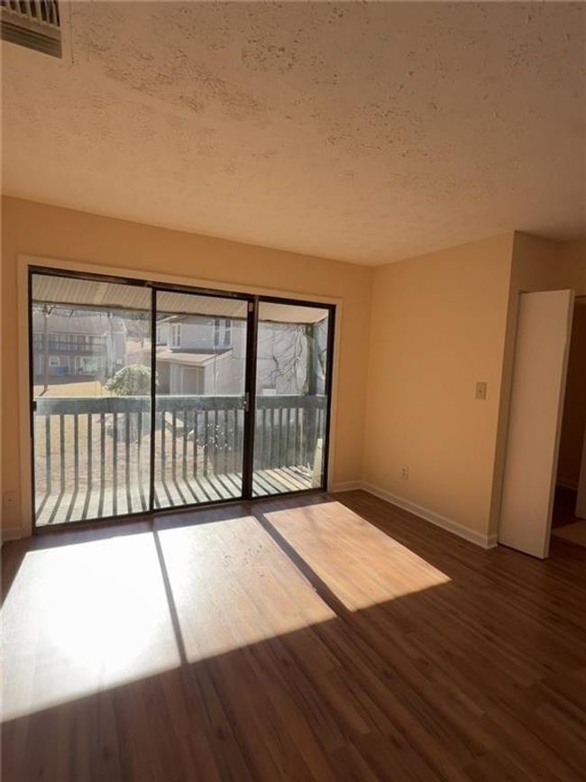 APT-303 - 3575 Oakvale Rd, Condo with 4 bedrooms, 2 bathrooms and 2 parking in Decatur GA | Image 9