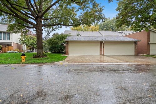 6234 Ash St, Mission, KS, 66205-3005 | Card Image