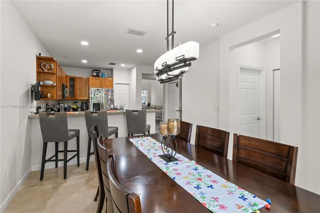 7514 Nw 108 Th Path, Townhouse with 3 bedrooms, 3 bathrooms and null parking in Doral FL | Image 46