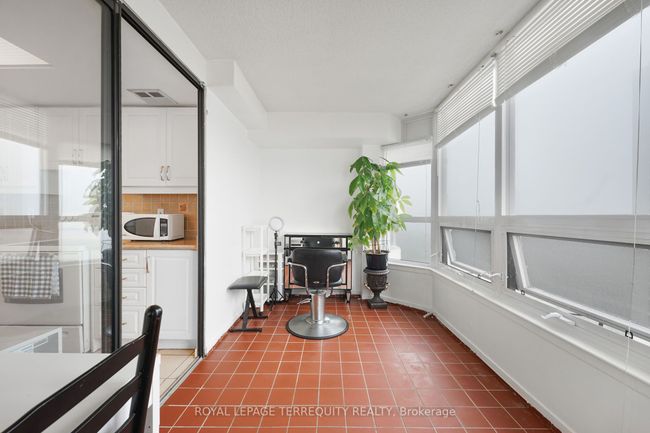 1702 - 8 Lisa St, Condo with 3 bedrooms, 2 bathrooms and null parking in Brampton ON | Image 10