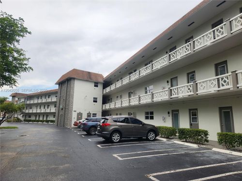 205-5001 Nw 34th St, Lauderdale Lakes, FL, 33319-5213 | Card Image