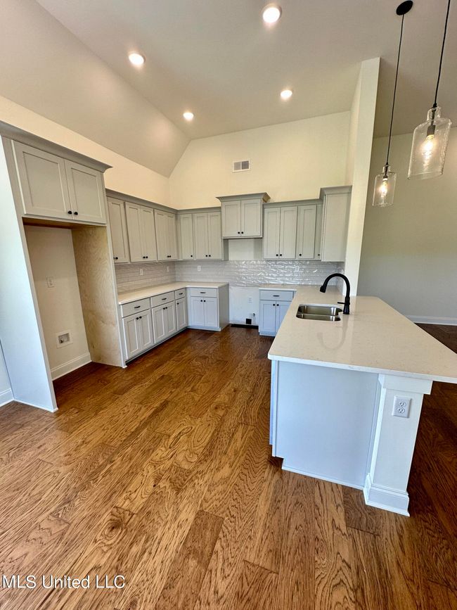 Kitchen | Image 17