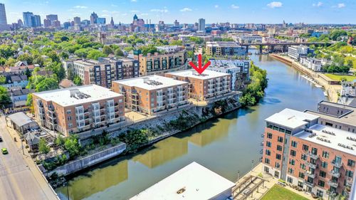 1905 N Water St, Milwaukee, WI, 53202-1585 | Card Image