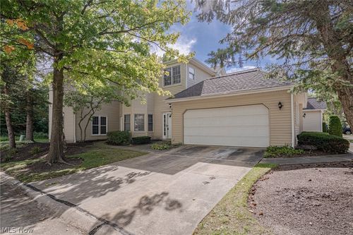 439 Eagle Trce, Mayfield Heights, OH, 44124-6117 | Card Image