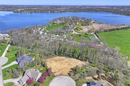 2914 Oakcrest Drive Drive, Dover, WI, 53139 | Card Image