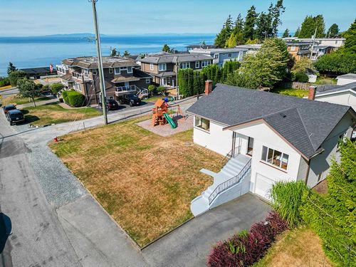 1033 Cypress St, White Rock, BC, V4B4H1 | Card Image