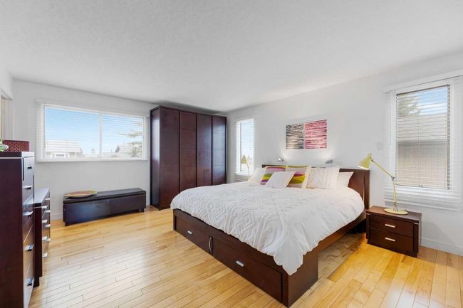 43 Coachwood Place Sw, House other with 4 bedrooms, 4 bathrooms and 4 parking in Calgary AB | Image 24
