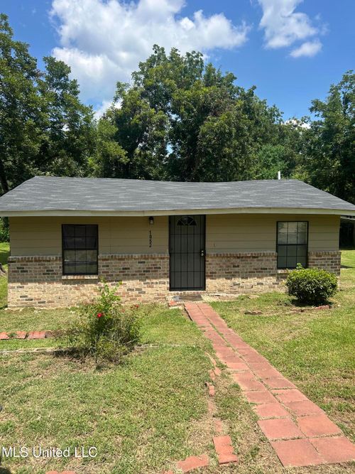 1052 Johnson Dr, Raymond, MS, 39154 | Card Image