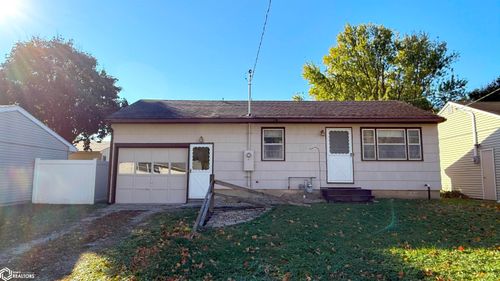 843 12th St Se, Mason City, IA, 50401-6115 | Card Image