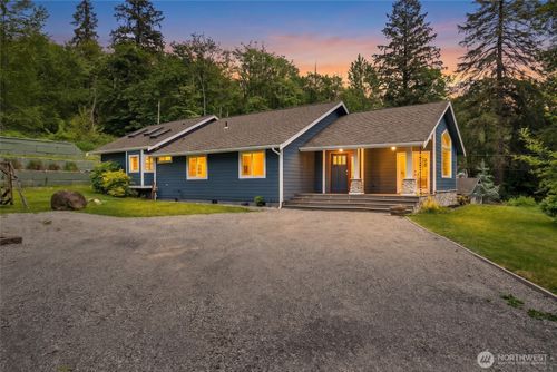 17210 Se May Valley Rd, Renton, WA, 98059-5925 | Card Image