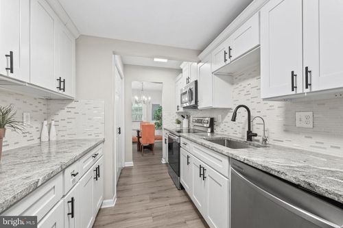 6426 Silver Ridge Cir, ALEXANDRIA, VA, 22315-3431 | Card Image