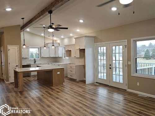 1207 16th St, Belle Plaine, IA, 52208 | Card Image
