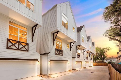 d-904 Martin Street, Houston, TX, 77018 | Card Image