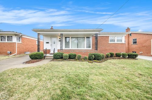 18050 Winsome, Fraser, MI, 48026-3121 | Card Image