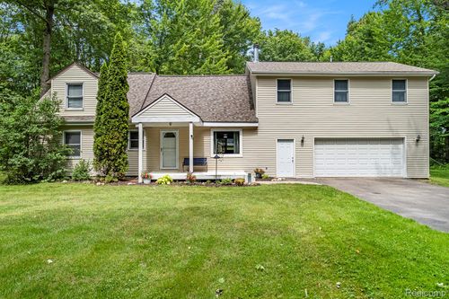 15375 Murray Rd, Byron, MI, 48418-9040 | Card Image