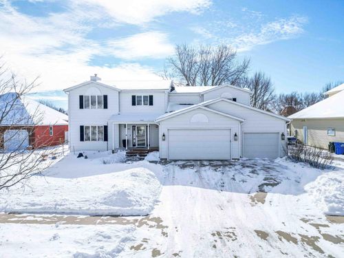 916 42nd Ave N, Fargo, ND, 58102-5310 | Card Image