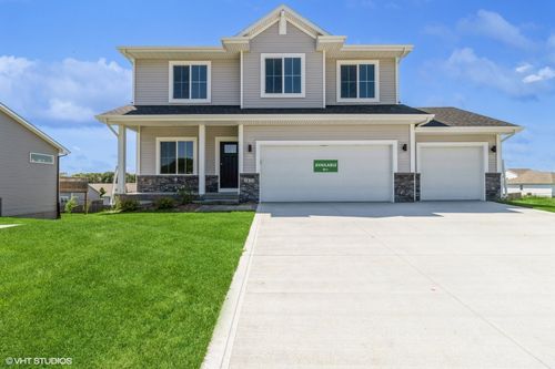 2426 E 50th Ct, Des Moines, IA, 50317-8715 | Card Image