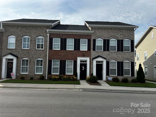 110 W Pine St, Lincolnton, NC, 28092-2157 | Card Image