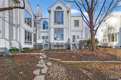 28 Columbus Square Dr, Saint Louis, MO, 63101-2746 | Card Image