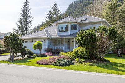 846 Myng Cres, House other with 4 bedrooms, 2 bathrooms and 2 parking in Harrison Hot Springs BC | Image 3