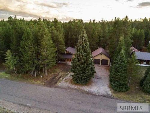4190 N Big Springs Loop Rd, Island Park, ID, 83429-5052 | Card Image