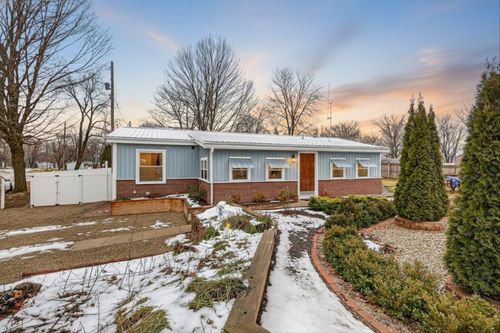 1296 Charlton Dr, Hastings, MI, 49058-9115 | Card Image