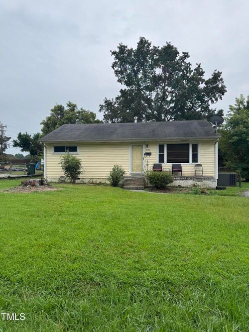 2137 Roger St, Burlington, NC, 27217-3006 | Card Image