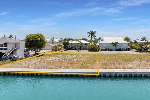 760 10th St, Key Colony Beach, FL, 33051 | Card Image