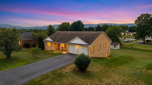 97 Gloucester Rd, STUARTS DRAFT, VA, 24477 | Card Image
