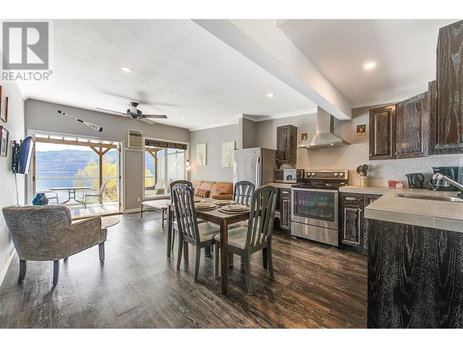 11 - 3701 Beach Ave, Home with 2 bedrooms, 2 bathrooms and 1 parking in Peachland BC | Image 20