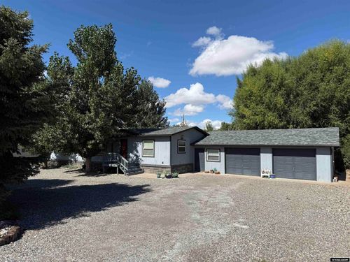 106 Fremont St, Thermopolis, WY, 82443-2433 | Card Image