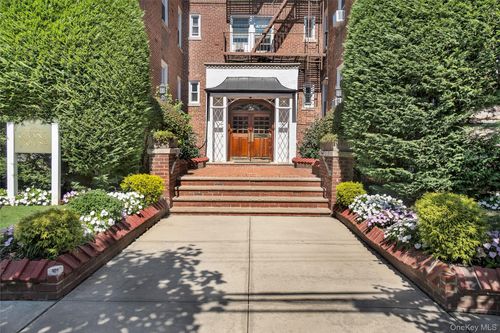 apt-3e-55 Grand Ave, Rockville Centre, NY, 11570-4213 | Card Image