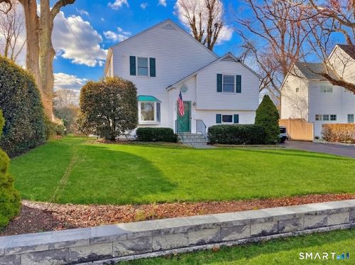 11 Patton Dr, Darien, CT, 06820-4002 | Card Image