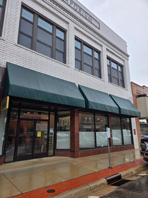 428 Central Ave N, Faribault, MN, 55021-5217 | Card Image