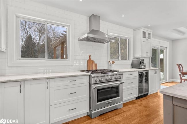 18 Mckibbon Ave, House other with 4 bedrooms, 3 bathrooms and 17 parking in Amaranth ON | Image 9