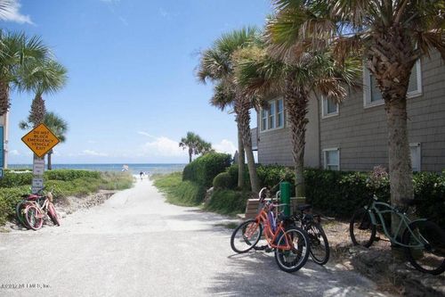 310 7th St, Atlantic Beach, FL, 32233-5434 | Card Image