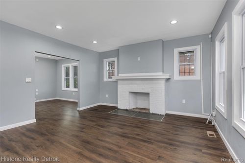 3000 Sturtevant St, Detroit, MI, 48206-3414 | Card Image