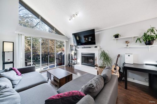 313-230 Mowat St, New Westminster, BC, V3M4B2 | Card Image