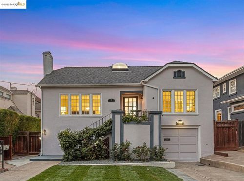 61 Wildwood Ave, Piedmont, CA, 94610-1044 | Card Image