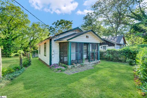 7 Dobbs St, Greenville, SC, 29605-3958 | Card Image