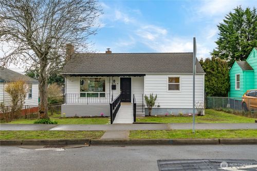 13856 37th Ave S, Tukwila, WA, 98168-4012 | Card Image