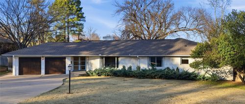 2827 39th St, Tulsa, OK, 74105-3701 | Card Image