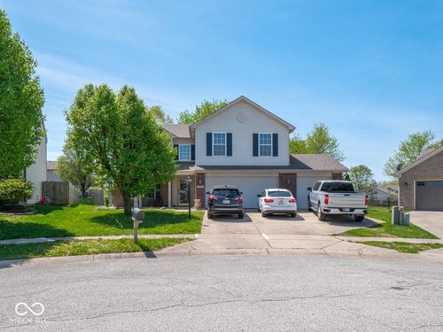 7611 Penguin Cir, Indianapolis, IN, 46239-6887 | Card Image