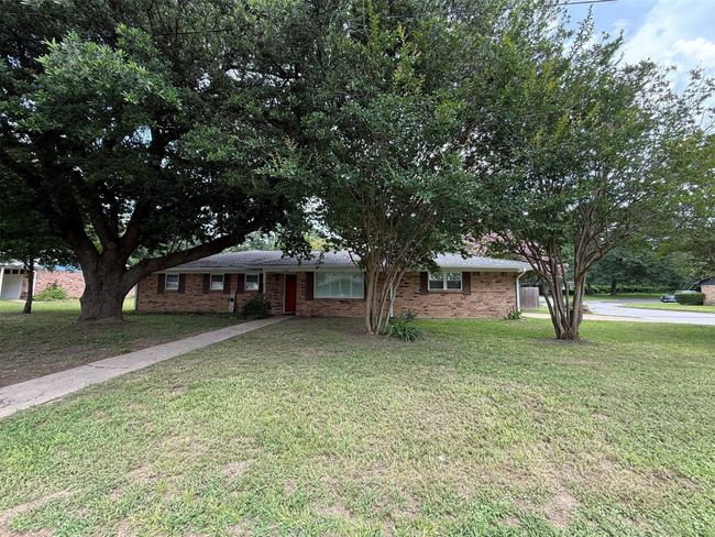 1502 Robin St, House other with 3 bedrooms, 2 bathrooms and null parking in Mineola TX | Image 40