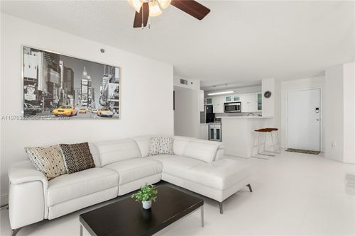 8208-19555 E Country Club Dr, Aventura, FL, 33180-2596 | Card Image