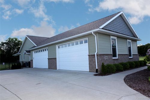1041 Lancaster St, Lapeer, MI, 48446-4407 | Card Image