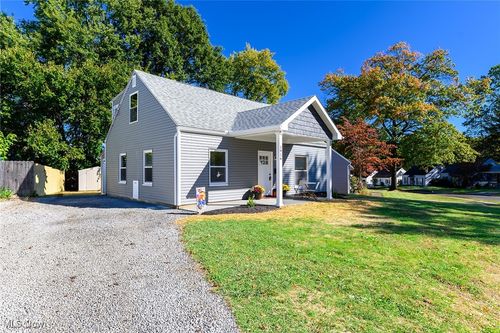 1916 Victoria St, Cuyahoga Falls, OH, 44221-4123 | Card Image