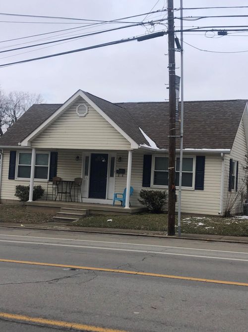 221 Lexington St, Versailles, KY, 40383-1231 | Card Image