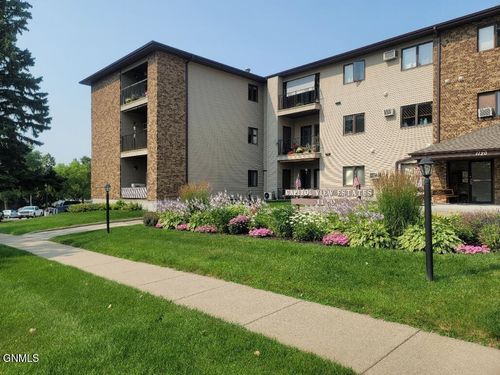 16-1120 N 12th St, Bismarck, ND, 58501-4200 | Card Image