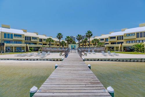 33-8520 Gulf Blvd, Navarre, FL, 32566-7235 | Card Image